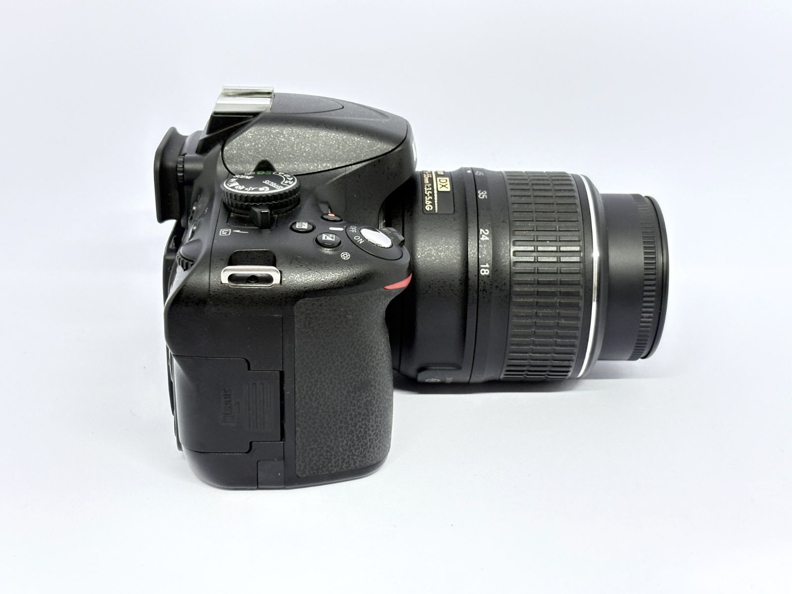 Nikon D5100 バッテリー2個付 画面回転で自撮りOK 動画 手ぶれ補正 Nikon D5100 バッテリー2個付 画面回転で自撮りOK 動画 手ぶれ補正