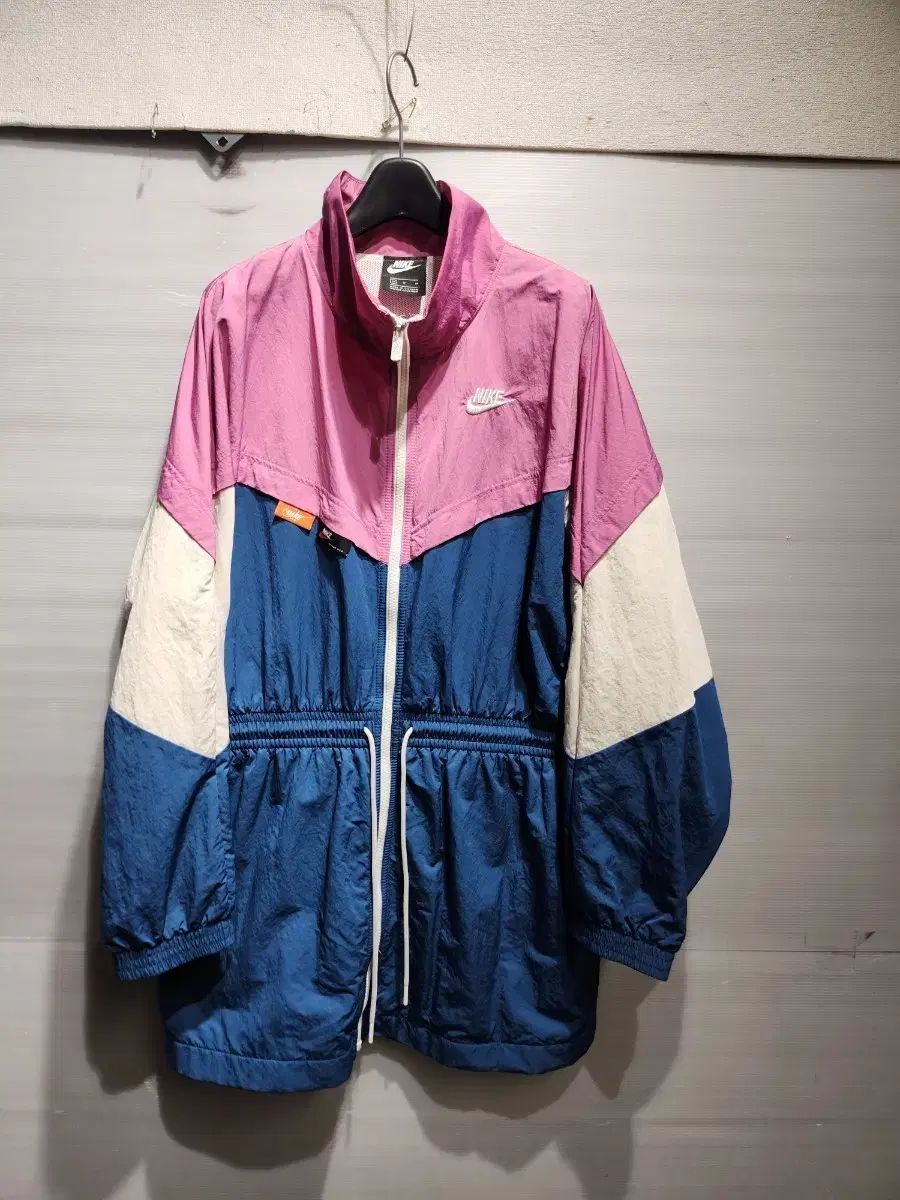 ナイキ ウィンドランナー ピンク|ブルー レディース ウィンドブレーカー