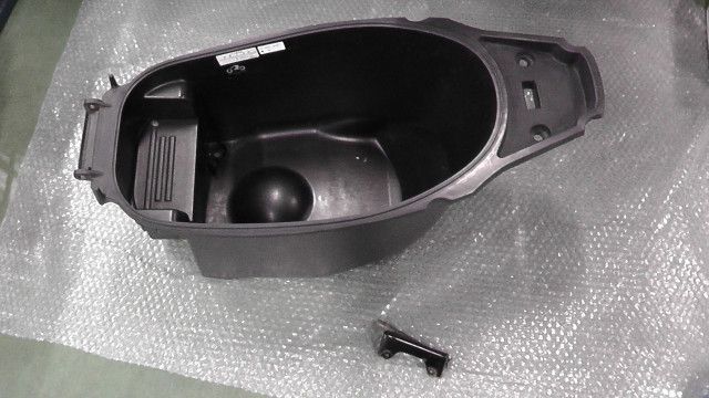 BW’S 4スト　SA44J-004xxx　の　メットインボックス　:#1724723090