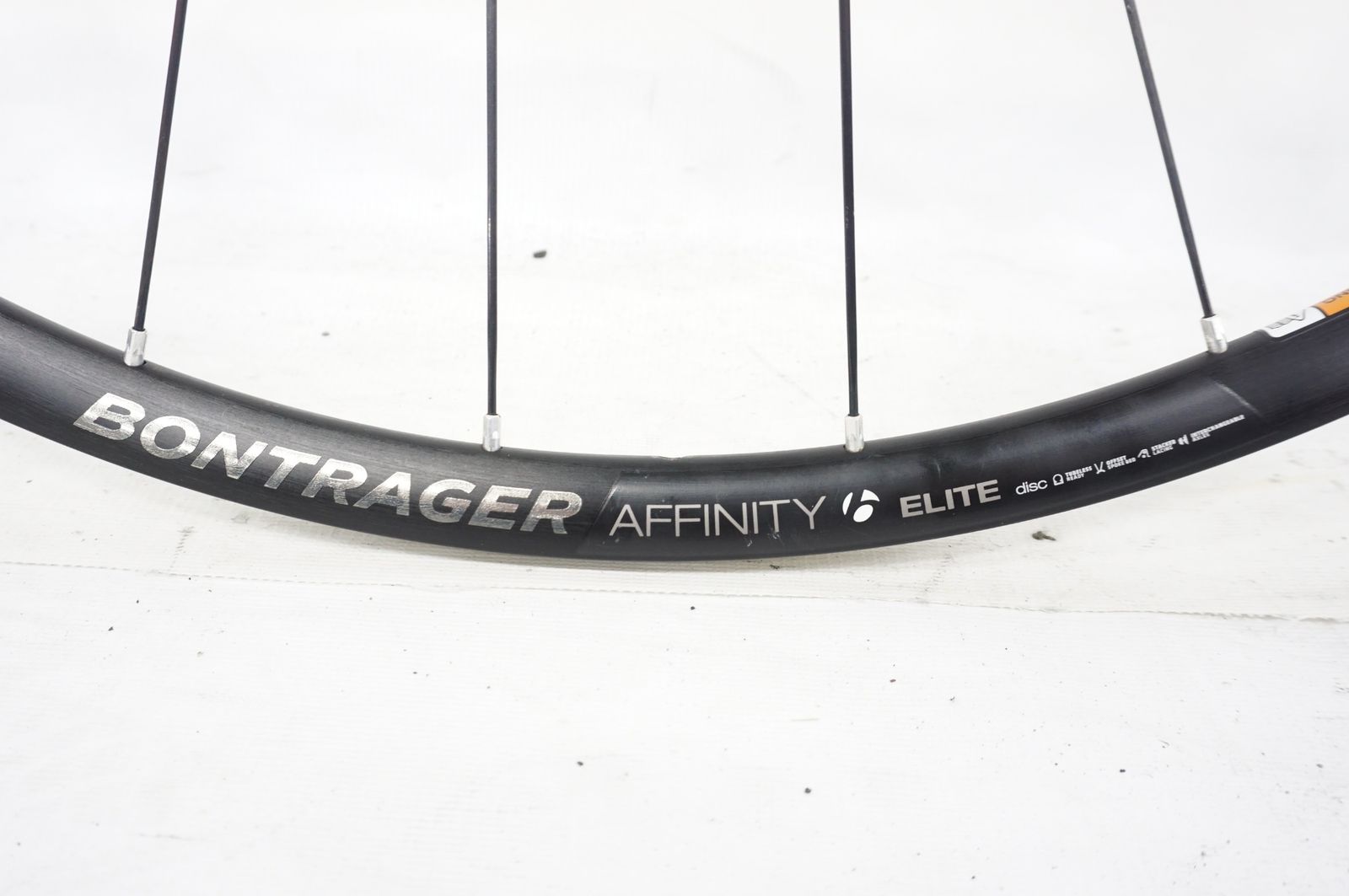 BONTRAGER 「ボントレガー」 AFFINITY ELITE DISC シマノ11速 ホイールセット / バイチャリ阪急塚口店