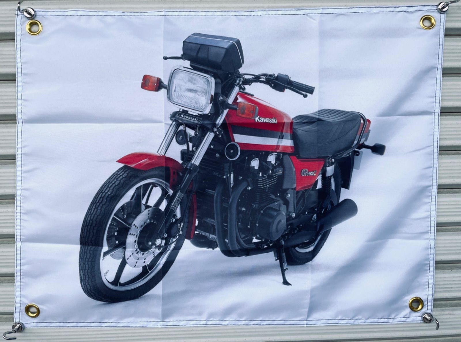 GPZ1100 Kawasaki | - GPZ1100はZZRがベースのツーリングスポーツ