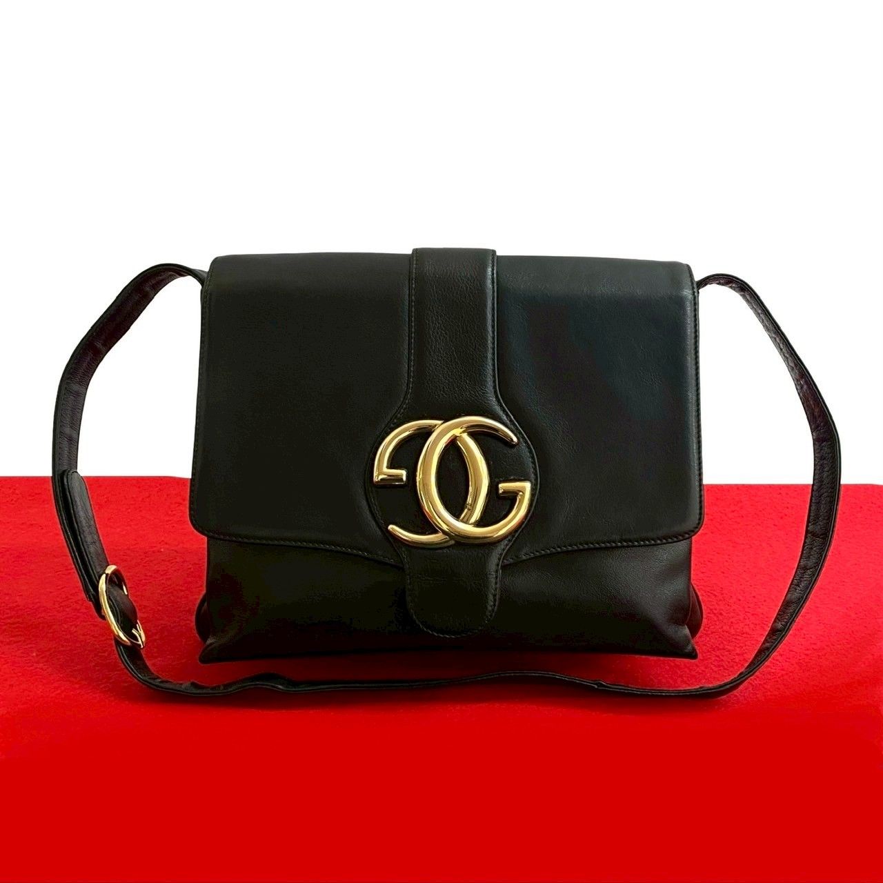 【極美品】GUCCI ブラック サコッシュ 極 美品 GUCCI グッチ オールドグッチ ヴィンテージ GG ロゴ