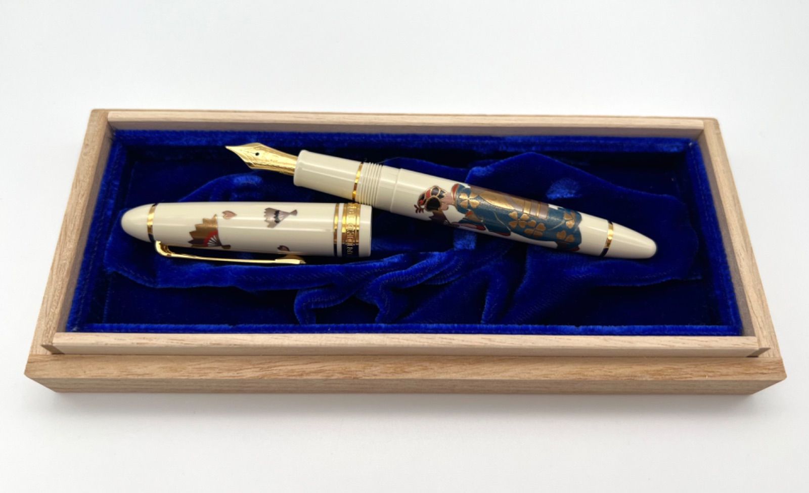 廃番 セーラー プロフィット 万年筆 蒔絵 富士 ニブ M ☆廃番 新品未使用