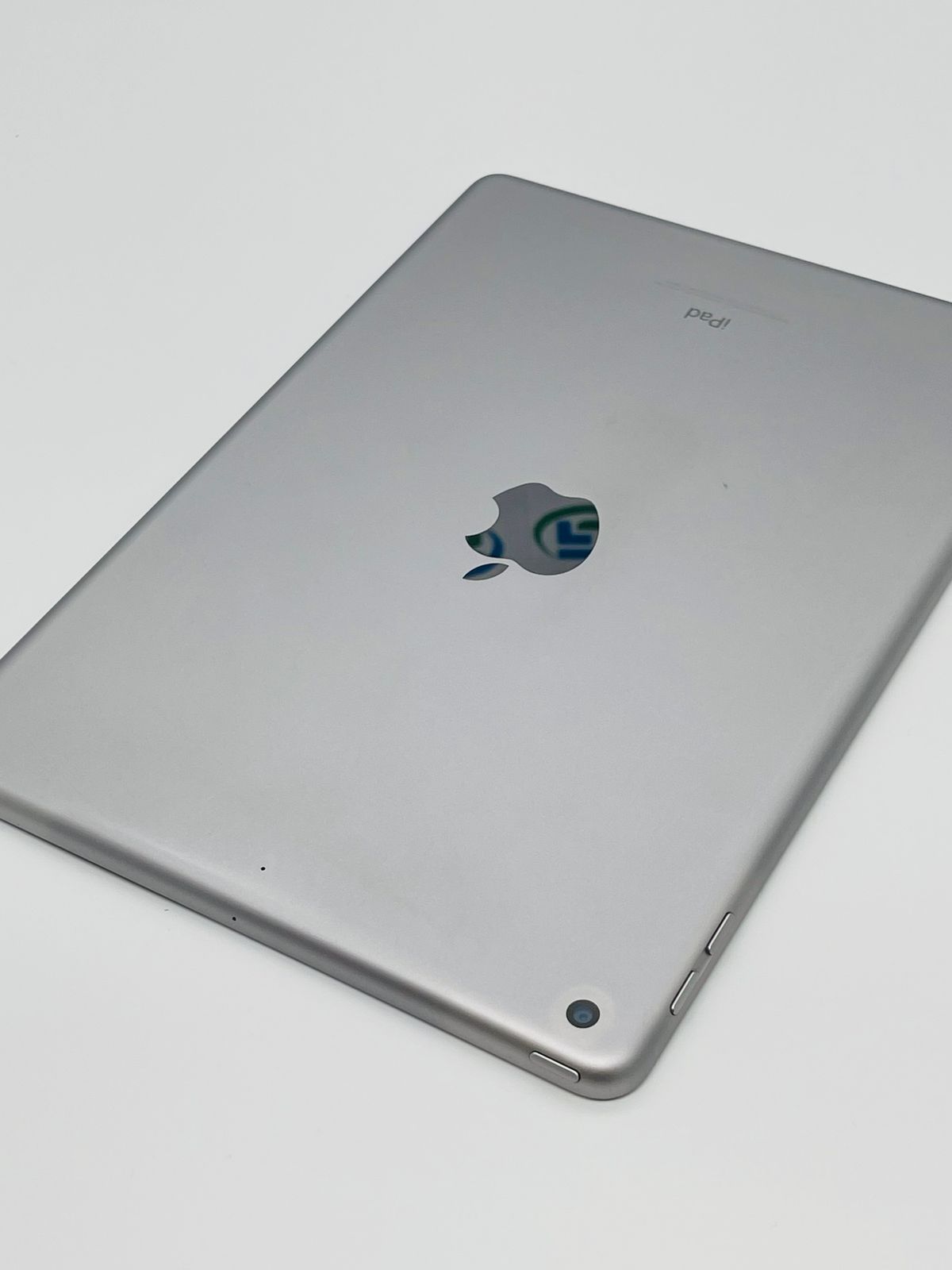 iPad 第5世代 Wi-Fi 32GB スペースグレイ MP2F2J/A アップル 送料無料