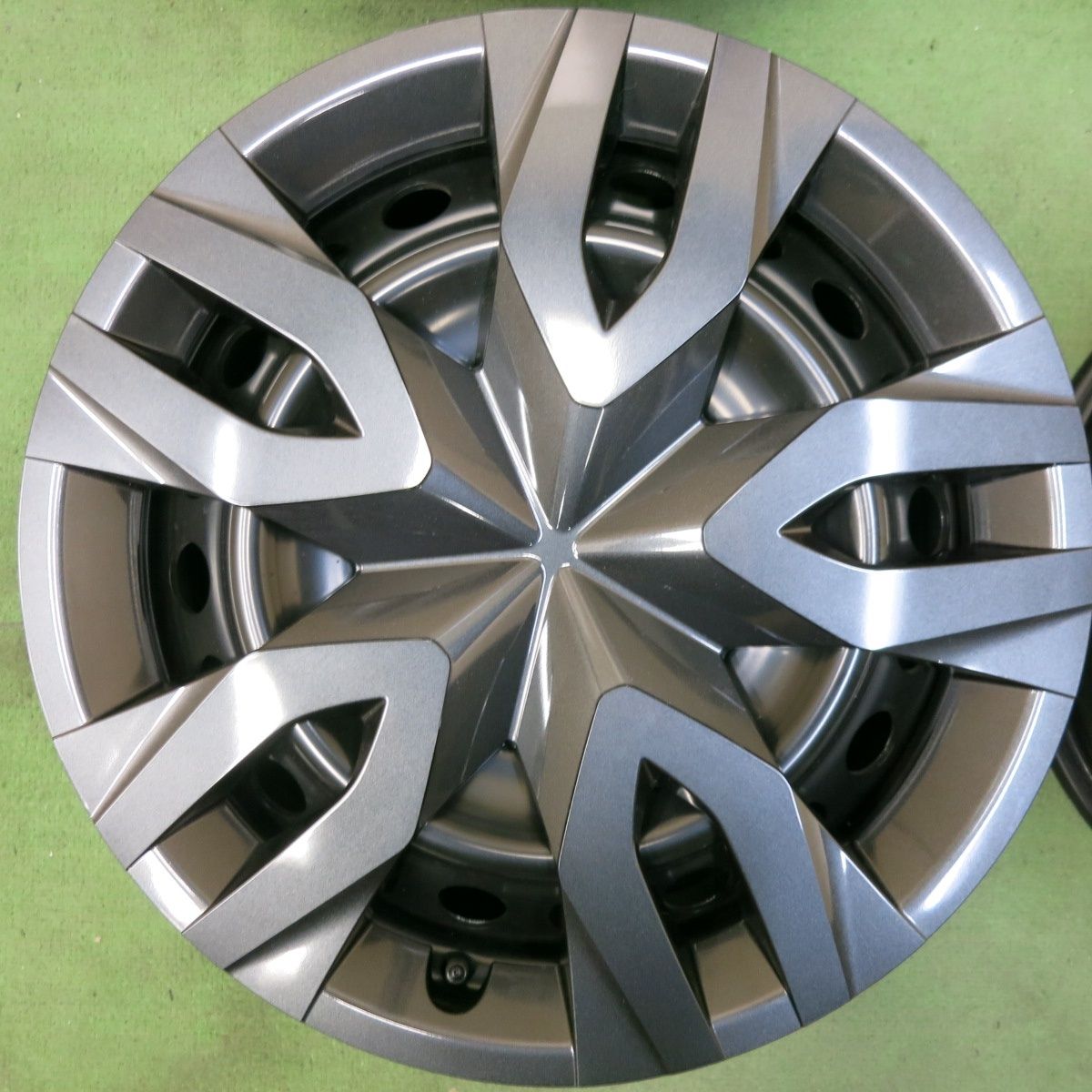 「のののB」トヨタ60系プリウス純正スチールホイール、カバー17インチ 60プリウス 純正 17インチスチールホイール2本セット ホイールカバー付