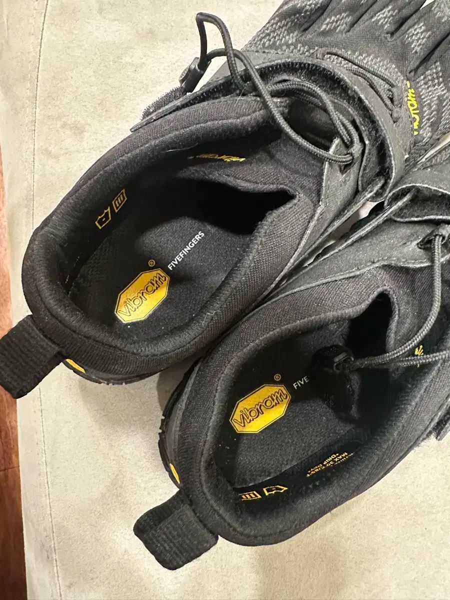 ビブラム Vibram ファイブ FIVE フィンガー Finger ブイ V トレイン Train