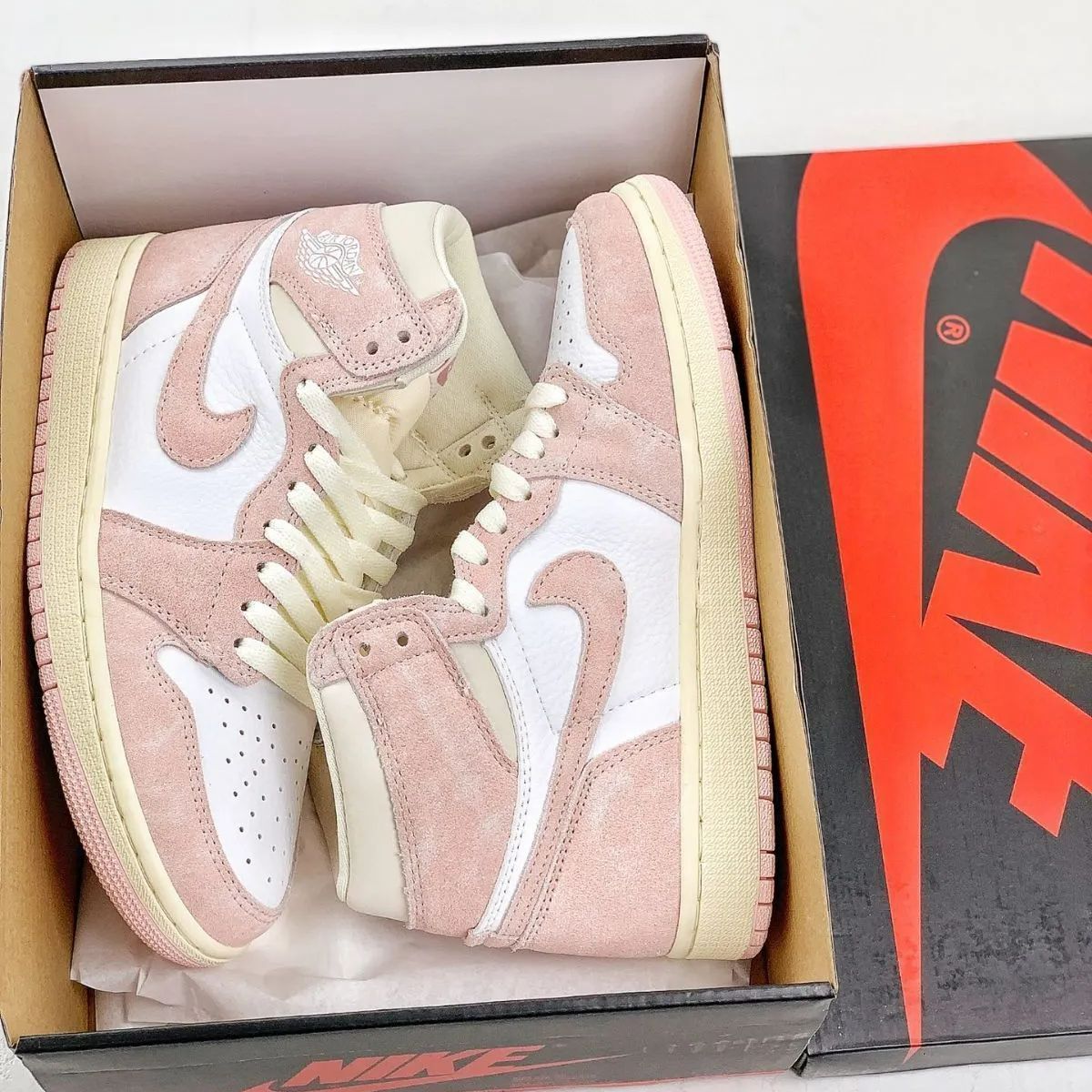 新品即完売❤️Nike WMNS Air Jordan 1 Retro High OG 