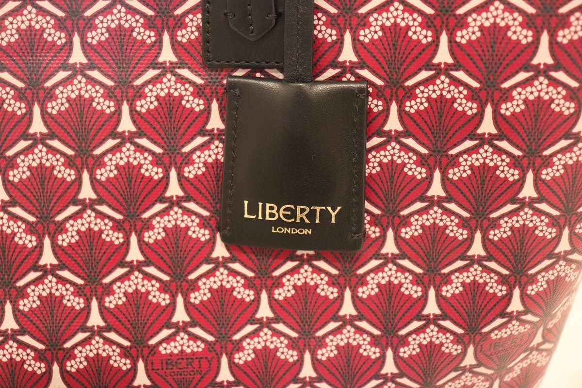 Liberty.リバティ新品トートバック95700円マールボロモノグラム Liberty.リバティ新品トートバック95700円マールボロモノグラム