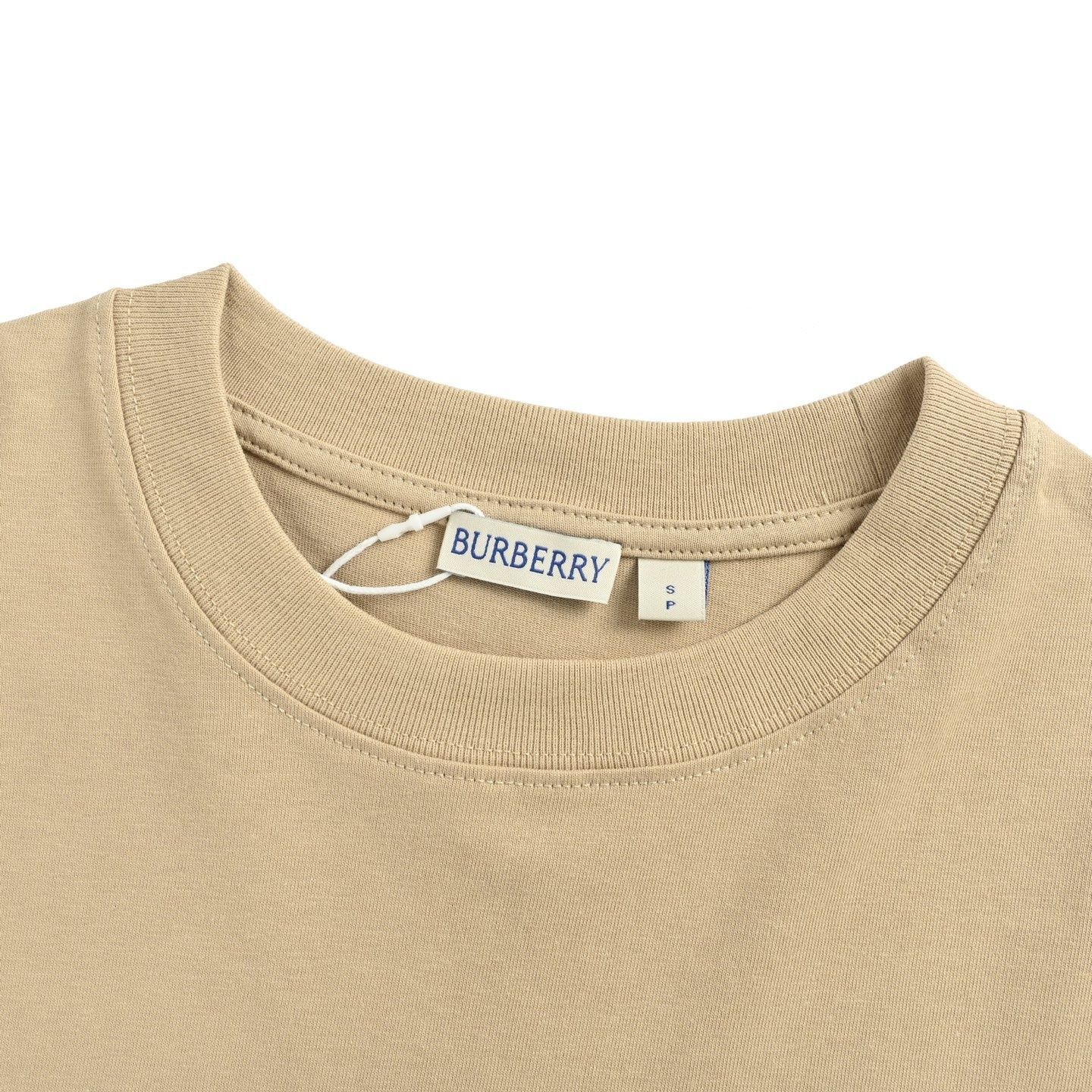 Burberry Tシャツ 今日特価】Burberry 25ss 円形ウォーリアーホース発泡プリント T