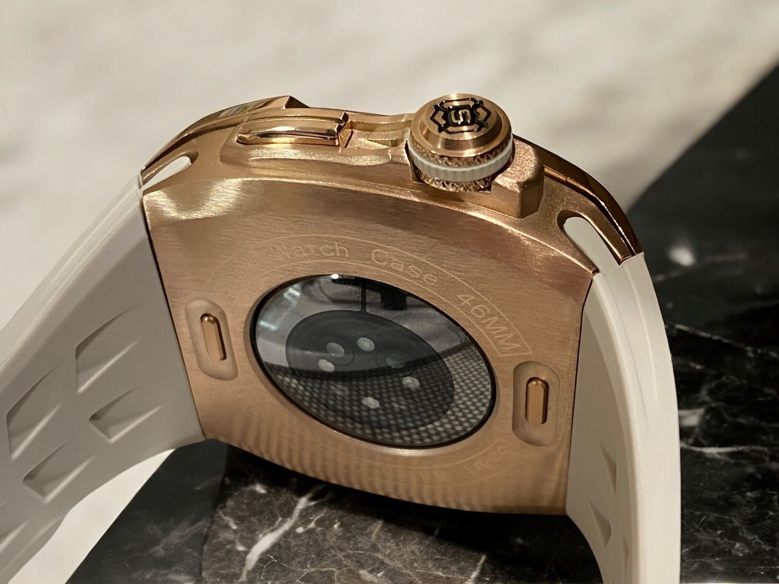 Apple Watchバンド ラバーベルト カバー メタルケース BR タイトル アップルウォッチカバーケースApple Watchラバーバンド
