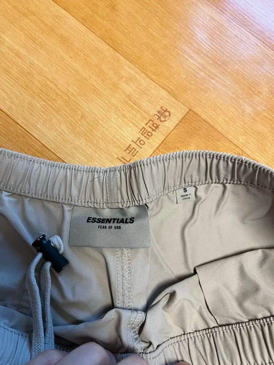 エッセンシャル ショートパンツ