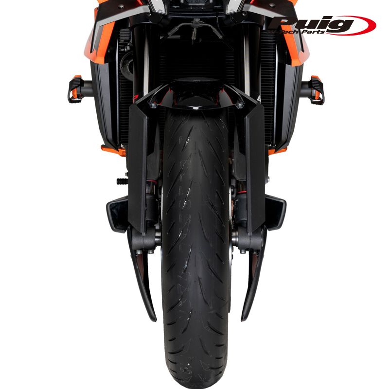 DUKE R