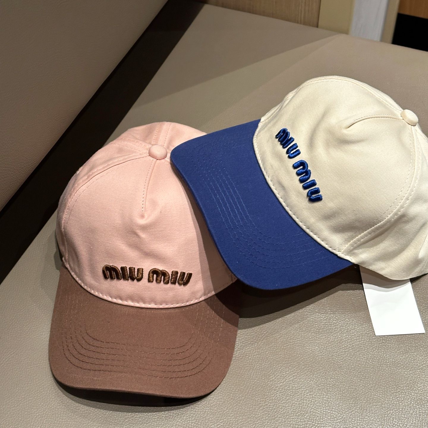 miu miu ベースボールキャップ 2色セット