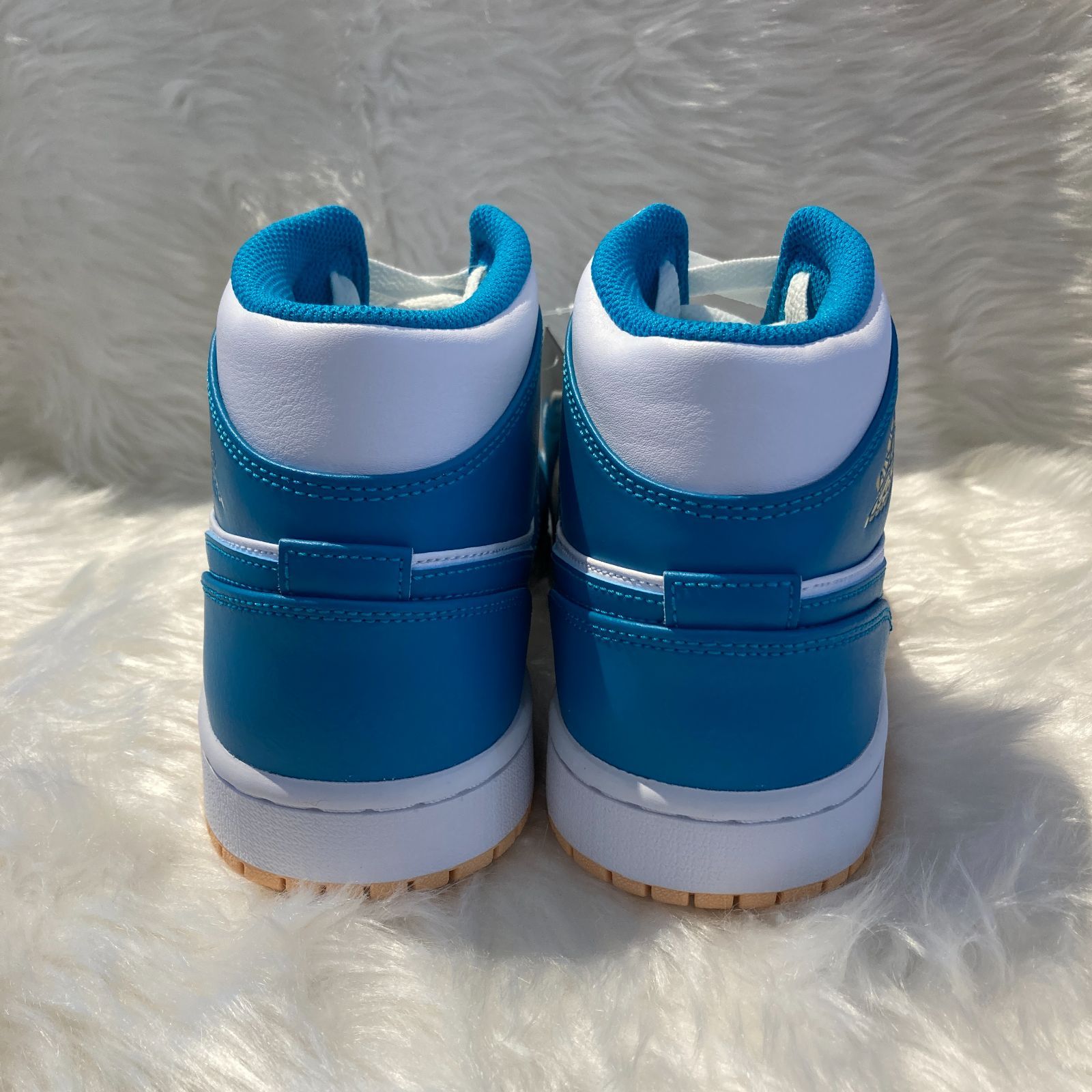 ナイキ エアジョーダン1 ミッド 