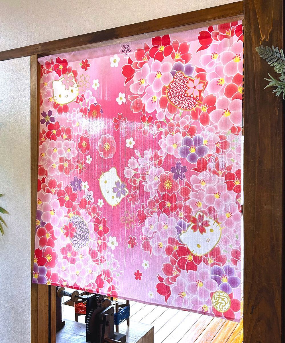 サンリオ「ハローキティ 豪華絢爛」85×丈90cm 日本製  目隠し　HELLO KITTY  sanrio 派手 華やか 暖簾 和柄 タペストリー かわいい