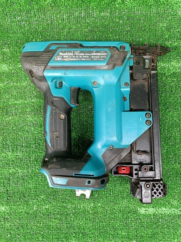 makita FN350DZK