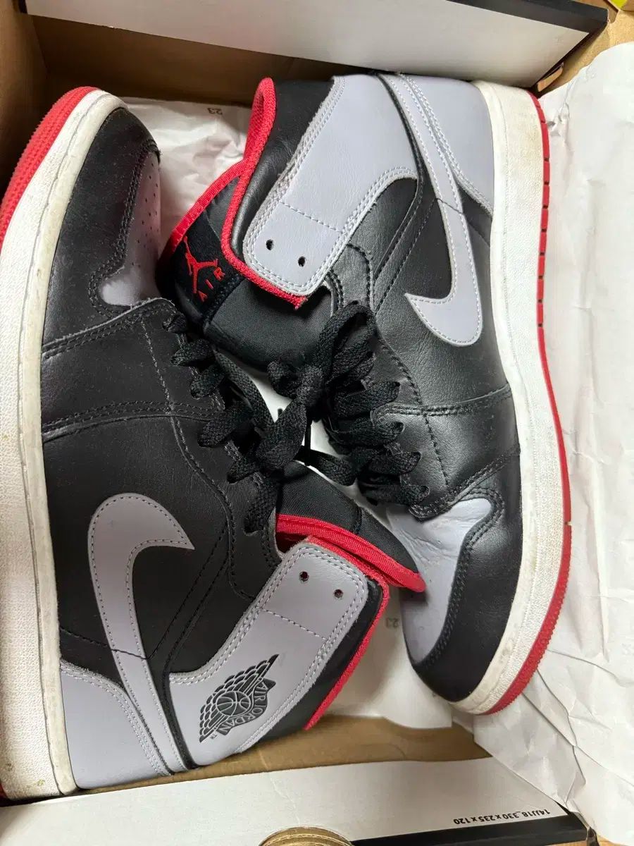 285 NIKE ナイキ エア ジョーダン 1 ミッド ブレーザー 影 Bred Shadow