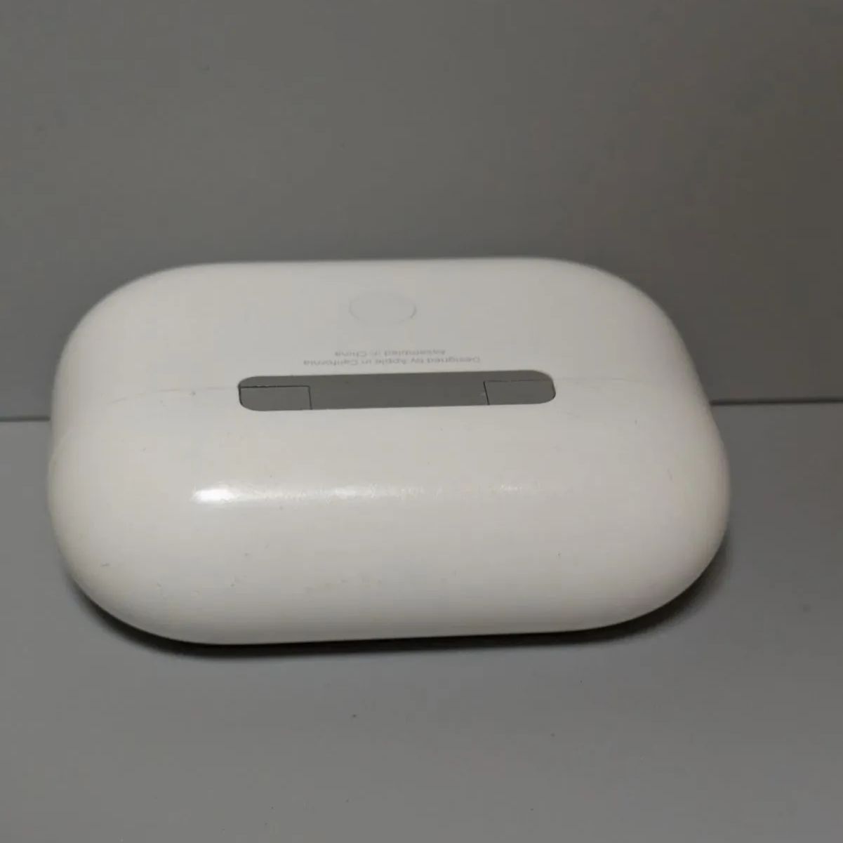 AirPods Pro 1 with Wireless Charging Case - Tech Specs \u2013 