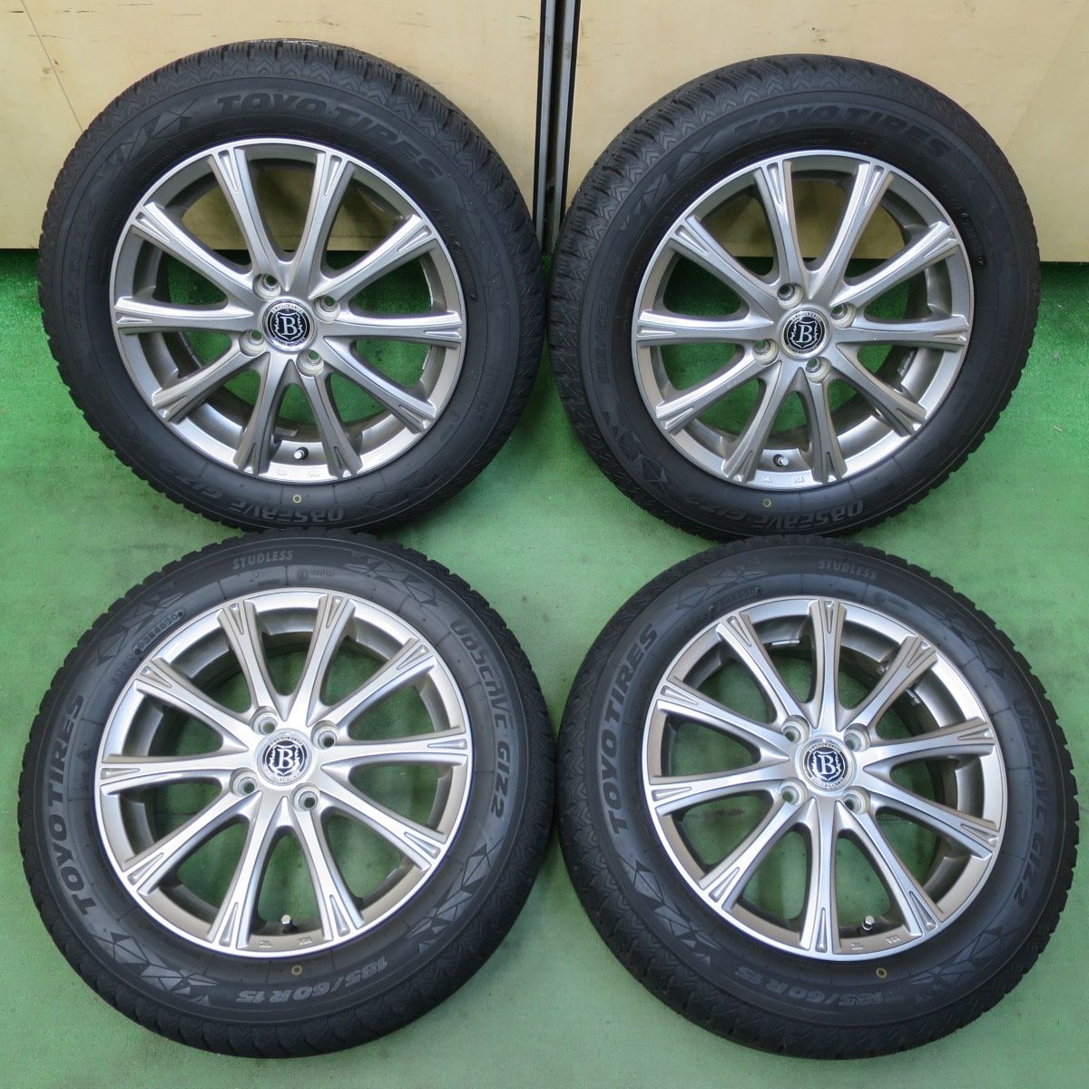バリ溝！24年！キレイ！9.5分以上☆スタッドレス バリ溝 綺麗 8.5分☆