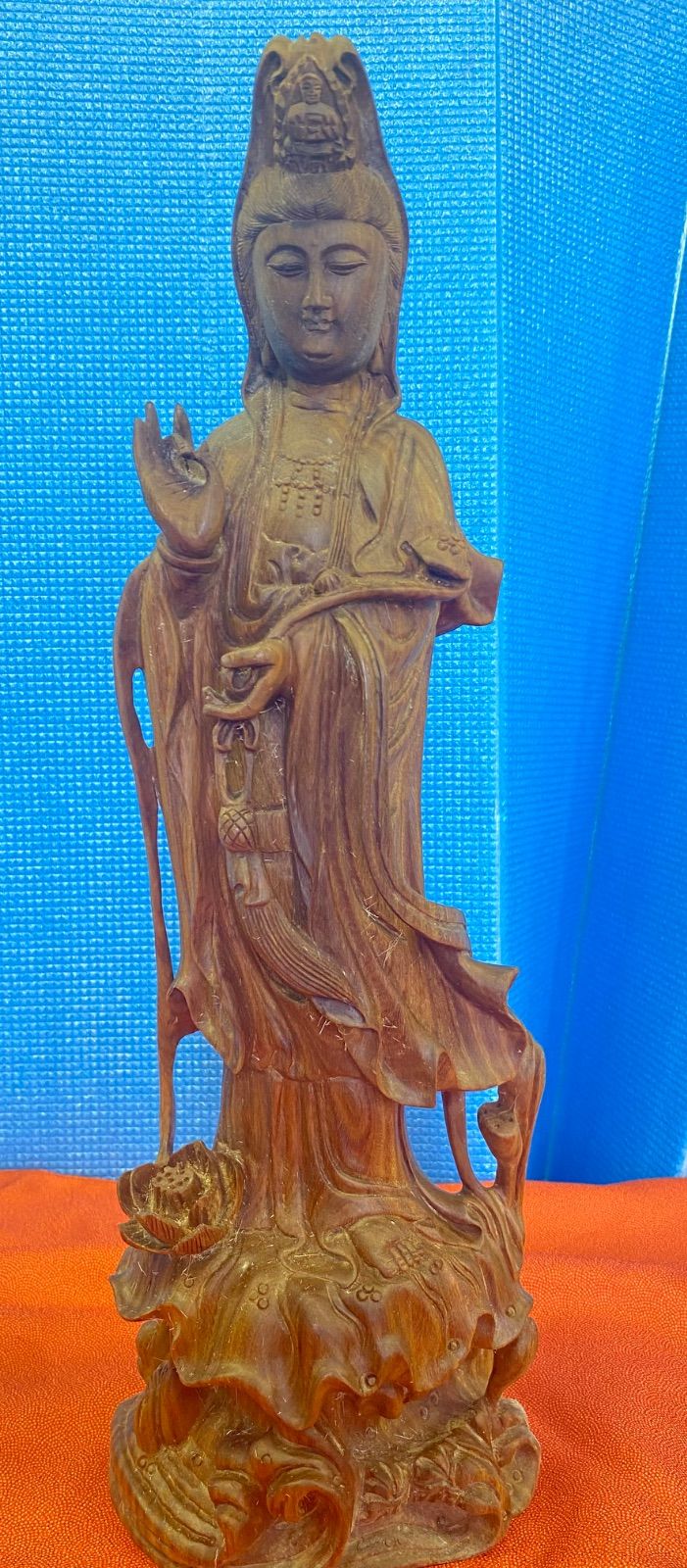 精巧な彫刻如意持て観音様　宝石の木（緑檀）彫刻　一刀彫り　仏像　木彫り 精巧な彫刻如意持て観音様 宝石の木（緑檀）彫刻 一刀彫り 仏像 木彫り