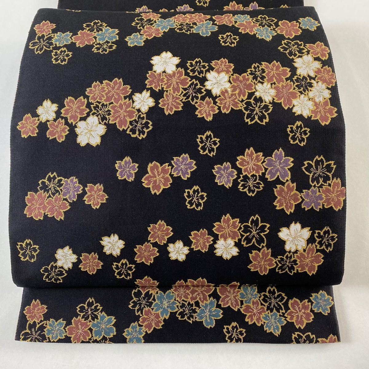 袋帯 名品 桜 箔 黒 全通 正絹 【中古】 - メルカリ 