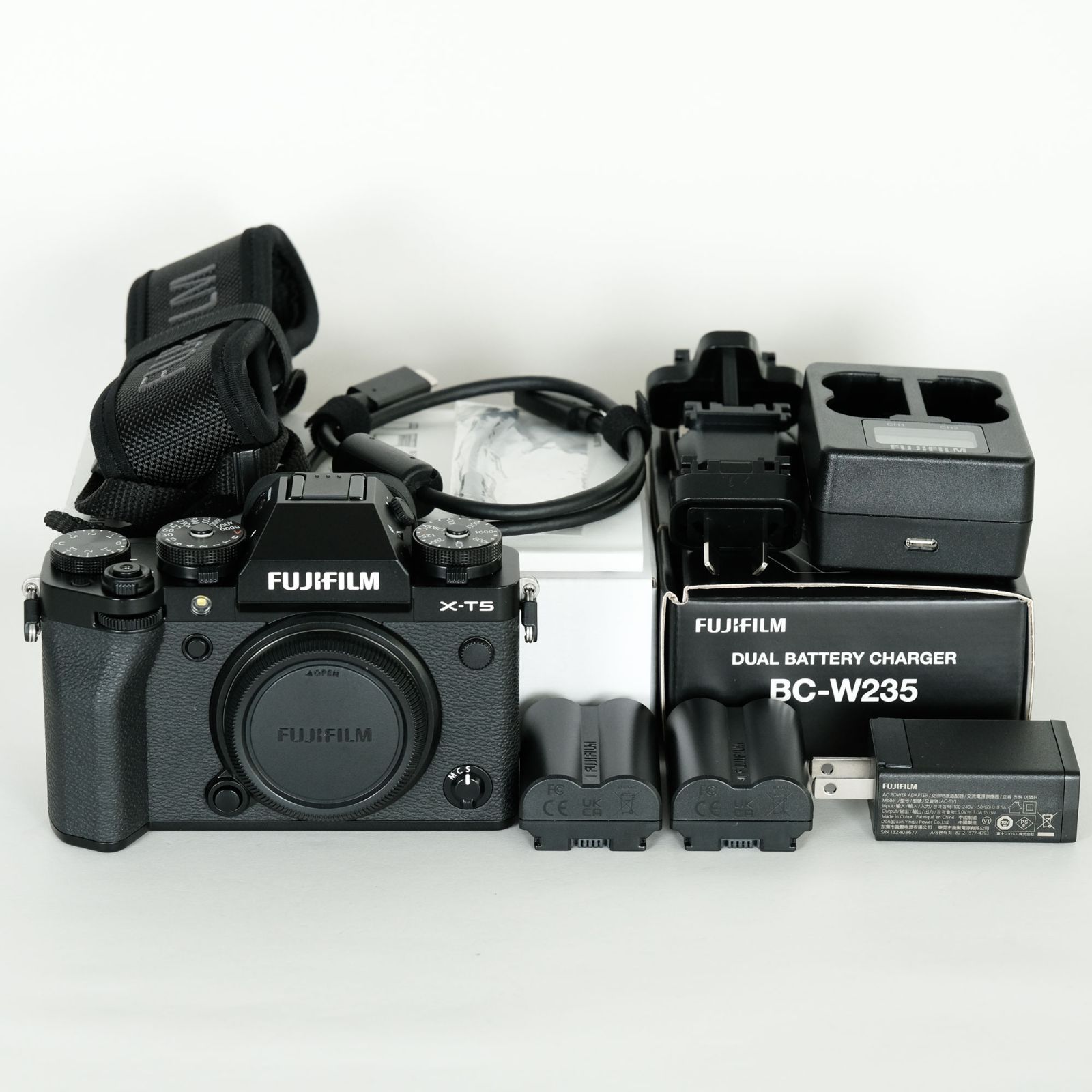 FUJIFILM X-T5 シルバー シャッター数2509回 アクセサリー多数 FUJIFILM X-T5 (シルバー) – トキワカメラ