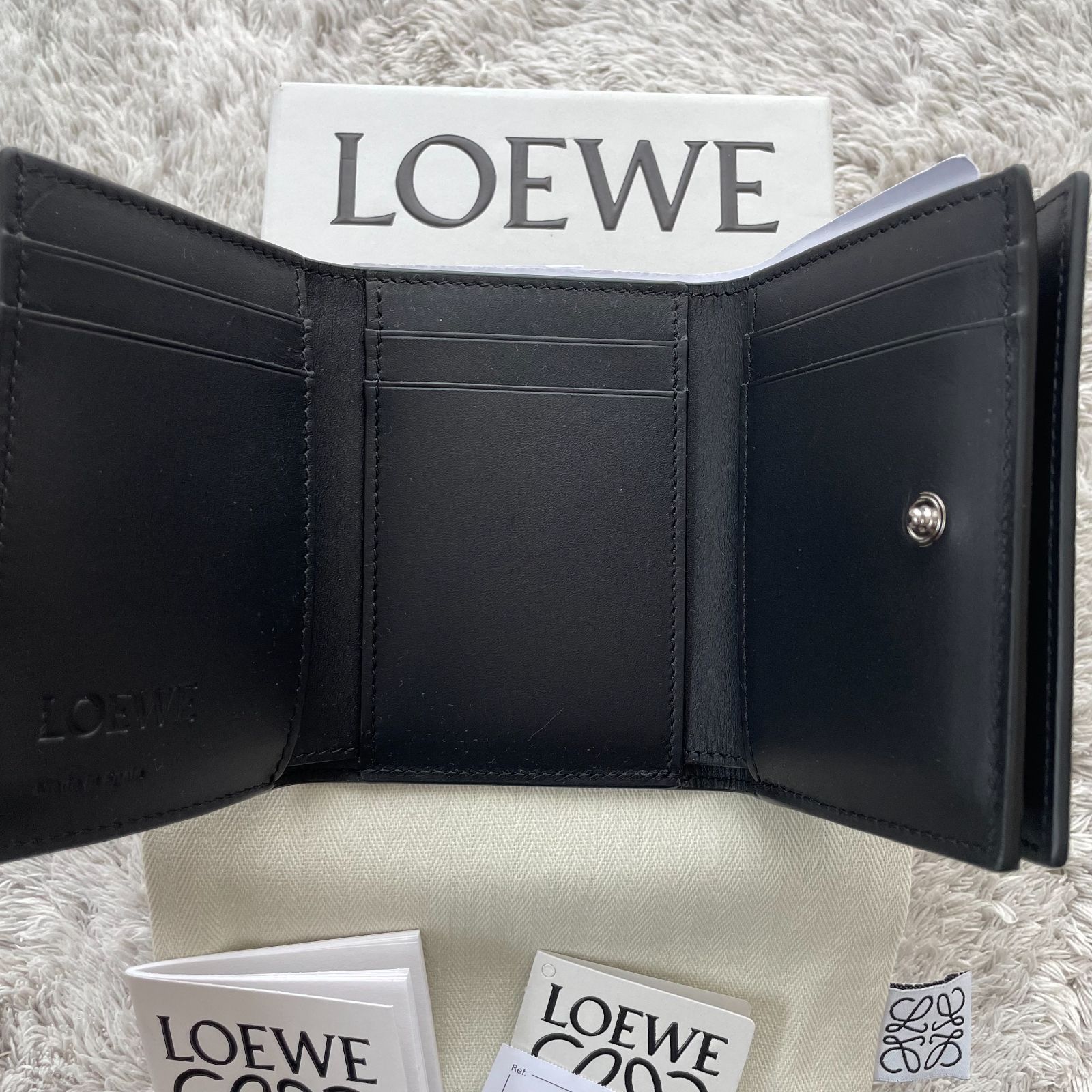 新品】ロエベ トライフォールド ウォレット - メルカリ