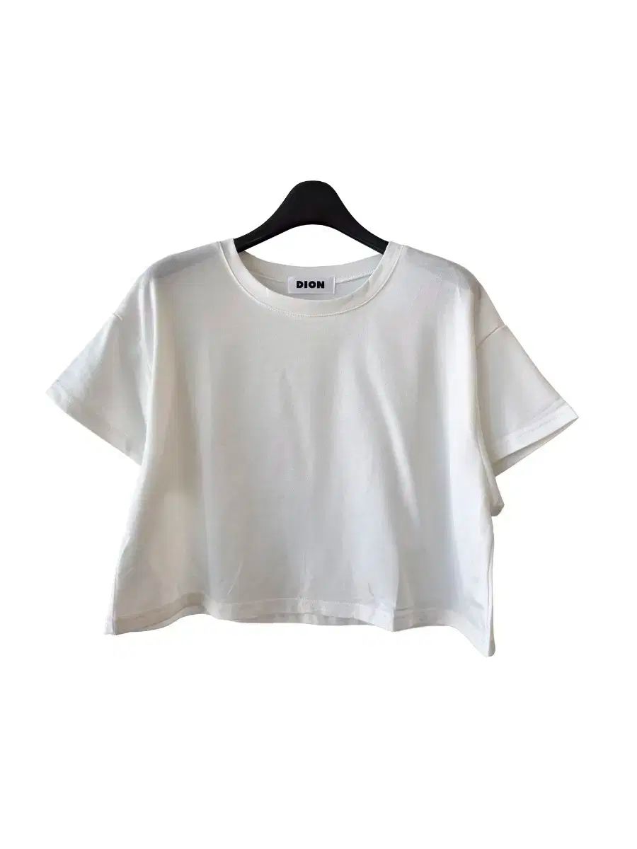 66 ー 77 ) ホワイト クロップドTシャツ ／ 新品 - メルカリ