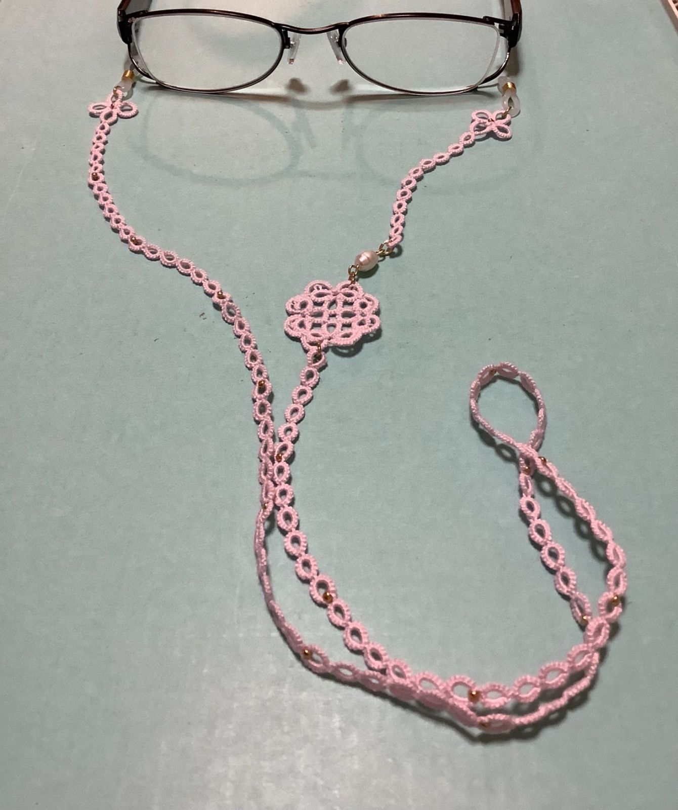 メガネチェーン　ハンドメイド　タティングレース メガネチェーン ハンドメイド タティングレース 藍色 - メルカリ