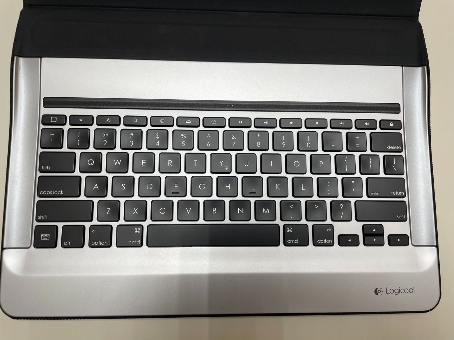 iPad Pro用 バックライト付キーボード ik1200bk ロジクールik1200BK