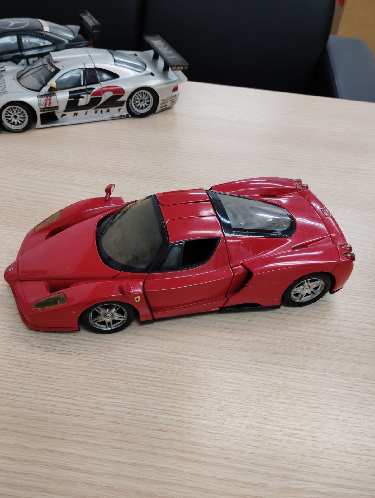 Amazon.co.jp: ホットウィール／ WHIPS ：1/18 エンツォ