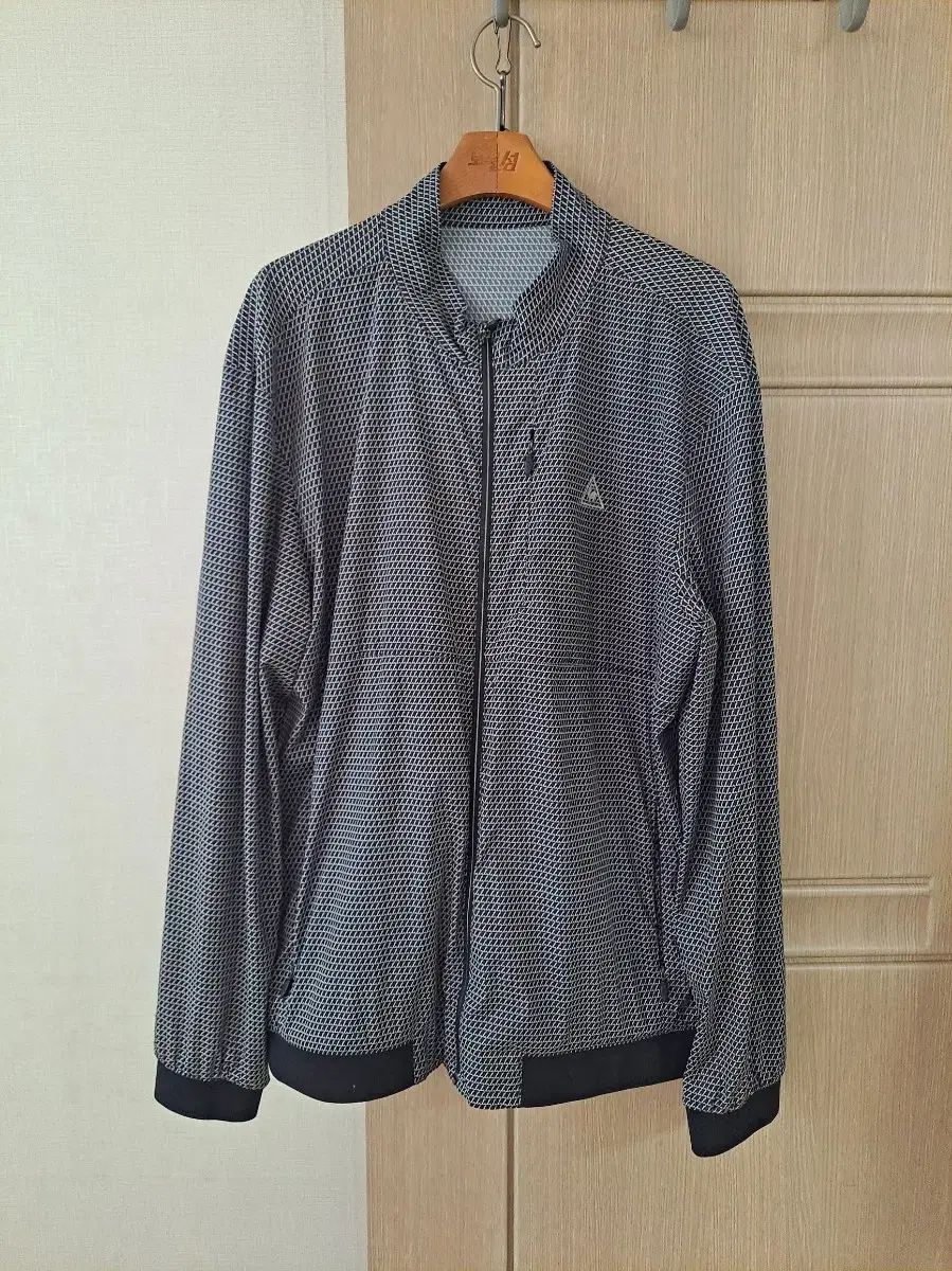 【雷市場（ポンジャン）商品韓国直送】 le coq sportif(ルコックスポルティフ) ウインドブレーカー
