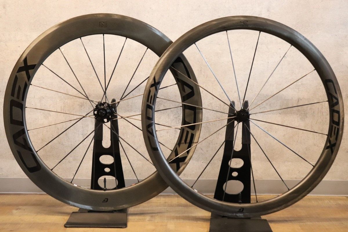 新品未使用 カデックス CADEX 42/65 TUBELESS シマノ 12/11S 新品未使用 カデックス CADEX 42/65 TUBELESS シマノ 12/11S