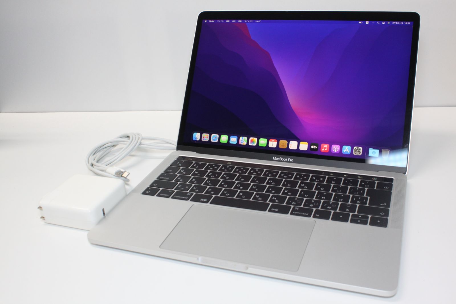 MacBook Pro（13インチ，2017，Thunderbolt 3ポートx 4）256GB/16GB〈MPXX2J/A〉⑤