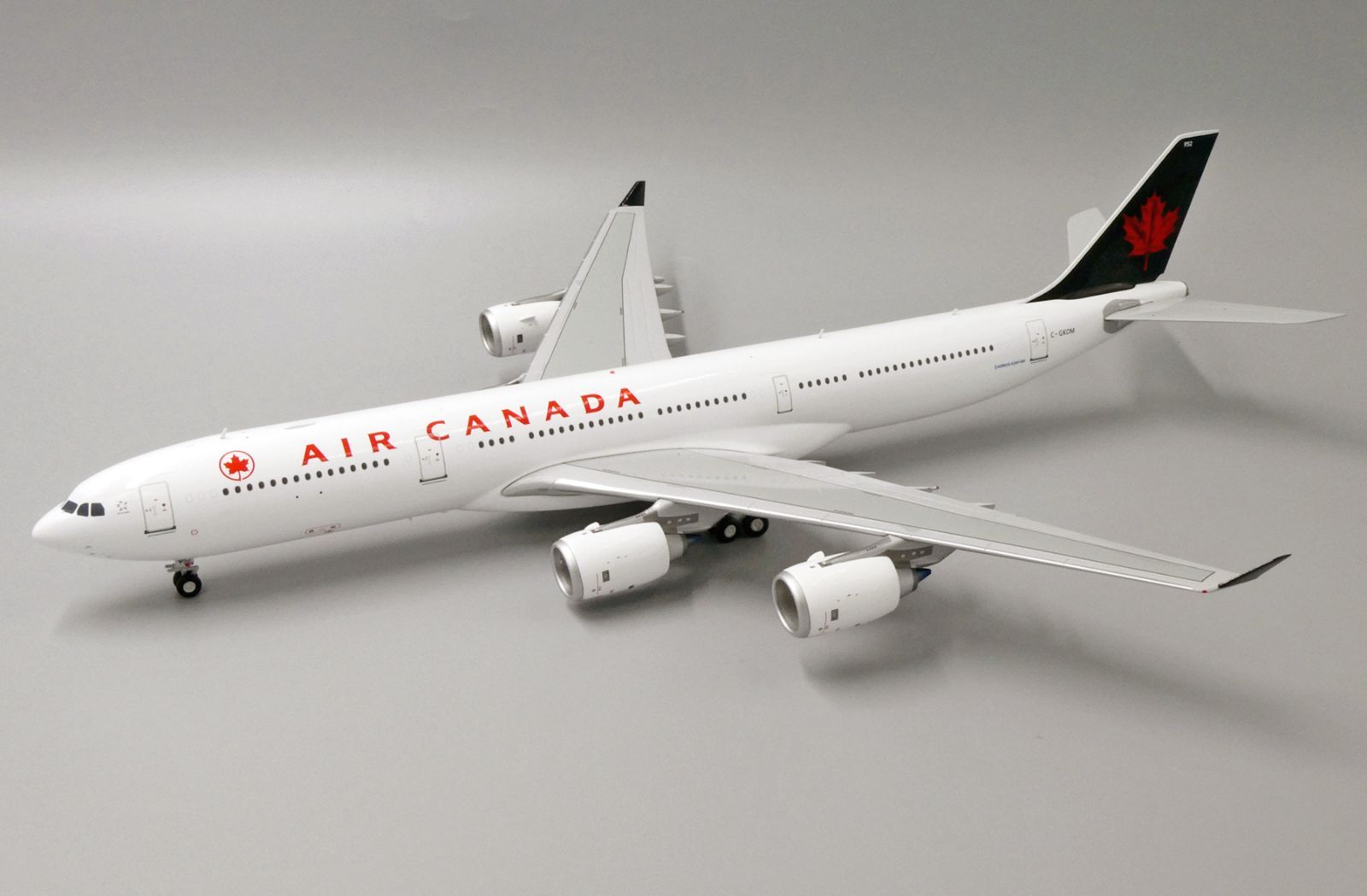エアカナダ A340-500 C-GKOM 1/200 1/200 A340-500 エア・カナダ「旧塗装」 C-GKOM | ひ