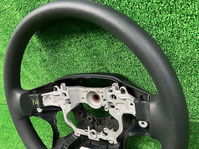 グレー