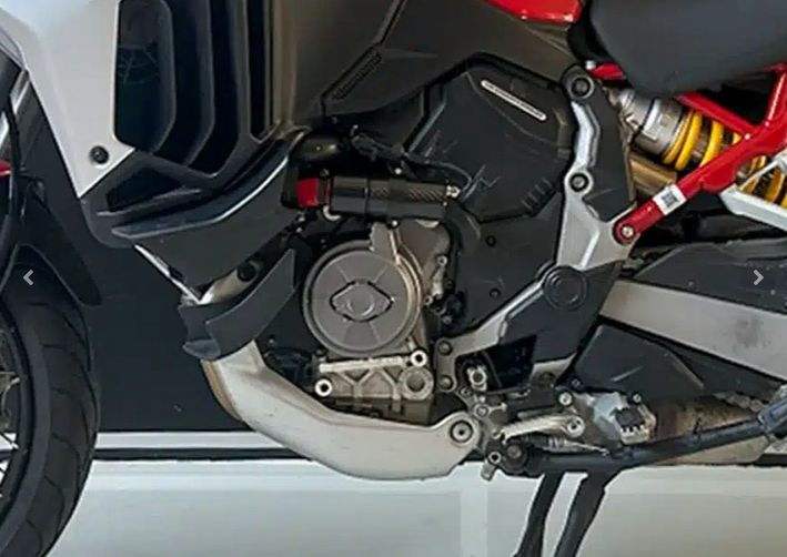ムルティストラーダ V4