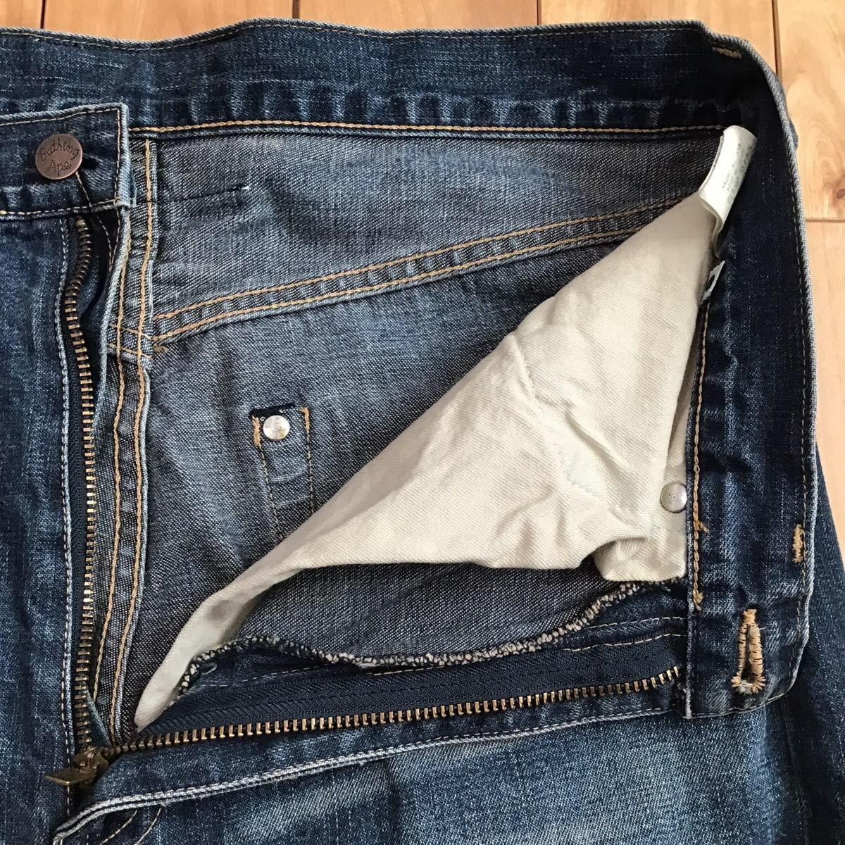 KAWS × BAPE デニム パンツ Mサイズ a bathing ape Denim pants カウズ