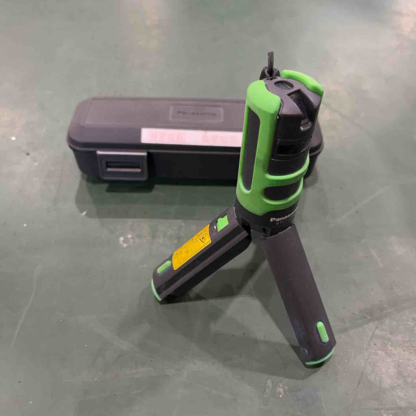 パナソニック Panasonic レーザー墨出し器 墨出し名人 十字 地墨 BTL1100G 川口店