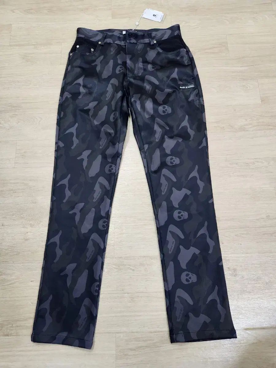 MARK - LONA マークアンドロナ 迷彩 スカル ゴルフ パンツ 32