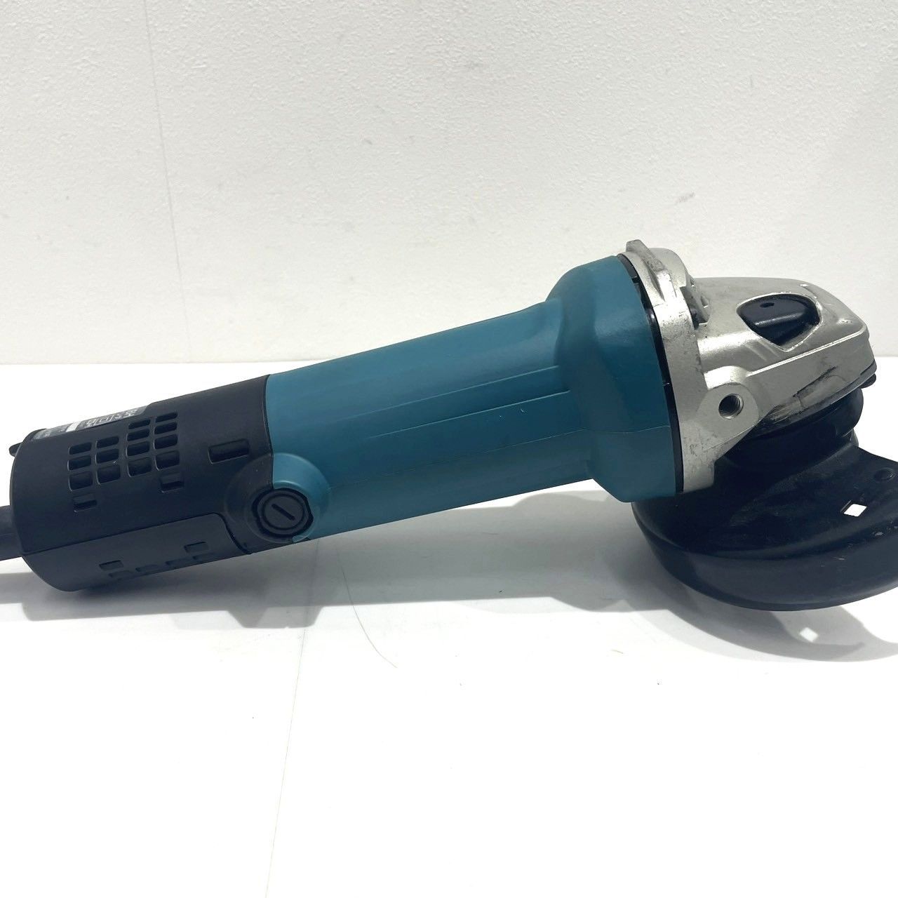 makita マキタ ディスクグラインダ 高速型 100mm 9533BH 研削機 通電のみ 現状品 006241