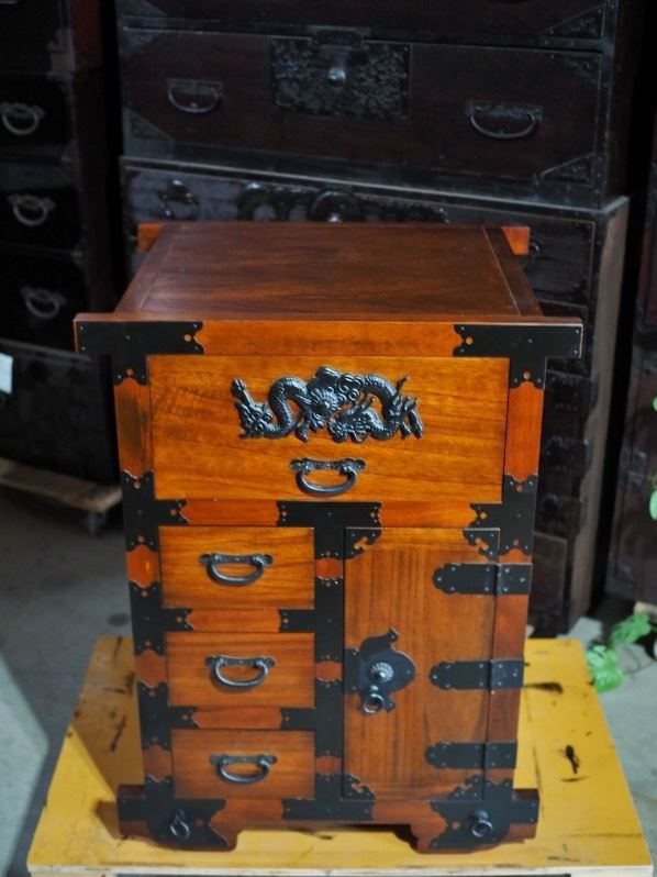 小型なアンティーク調 車箪笥 アンティークチェスト 現代モノ 古録展 品番S10796