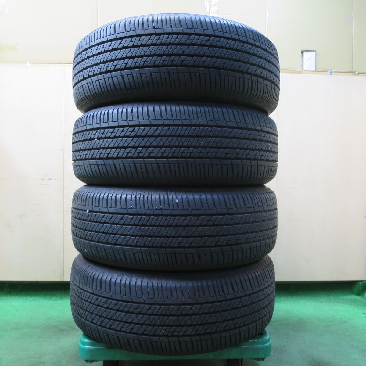 [送料無料] バリ溝！9.5分以上235/55R18 ブリヂストン エコピア H/L 422 プラス タイヤ 18インチ NX ハリアー RAV4 ヴァンガード 等5010814イノタ