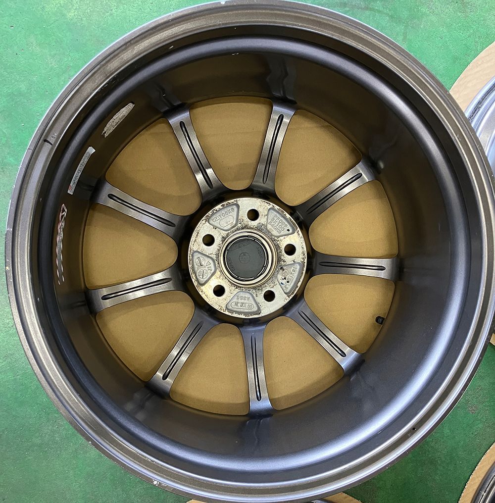 ヒロピーPF09 18インチ　PCD112 8j 中古美品 4本 エンケイ PF09 18インチ 8J 50 PCD112 5穴 ENKEI