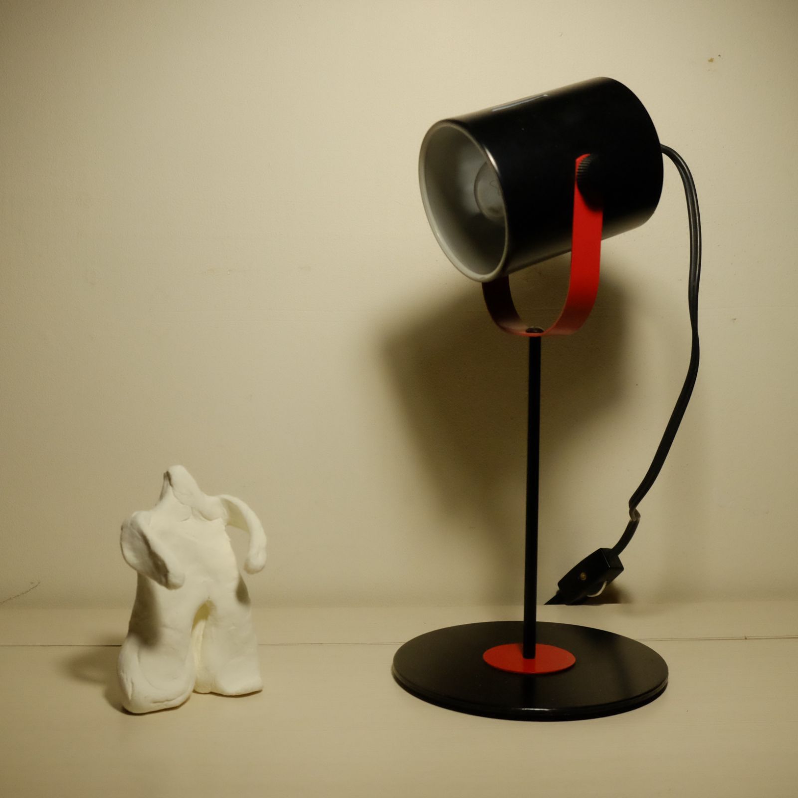 SANYO 三洋電機株式会社 スタンドライト ブラック＆レッド LS