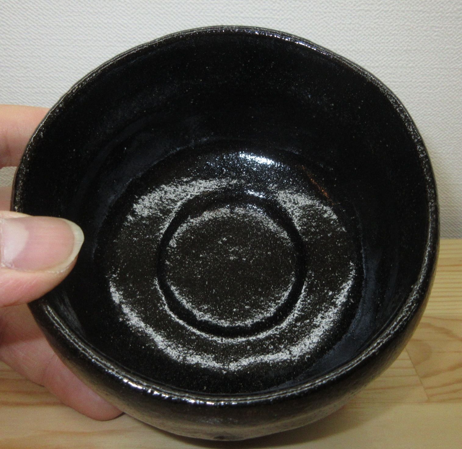 送料込【逢絢亭】茶道具 茶碗 楽焼 黒楽 白幕くすり 政所窯 永興紹道 共箱入り 逢絢亭】茶道具 茶碗 楽焼 黒楽 白幕くすり 政所窯 永興紹道 共