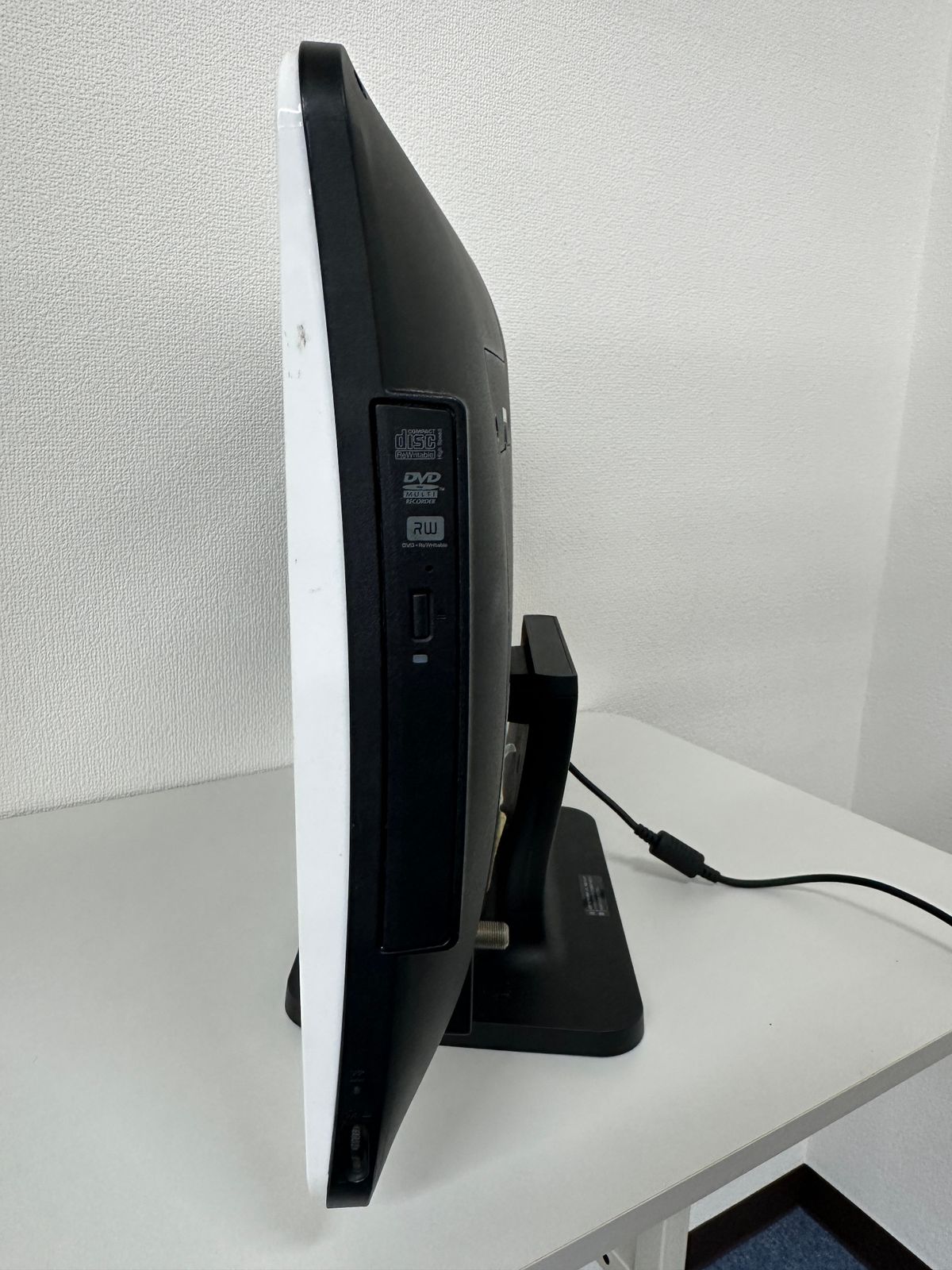 ■中古■値下■NEC VE570/W PC-VE570WG (2) WIN10HP 32BIT MMEM3GB  PC□モニター一体型□NEC□PC-VE570WG□Windows7☆ドライブ、DVDOK!!!