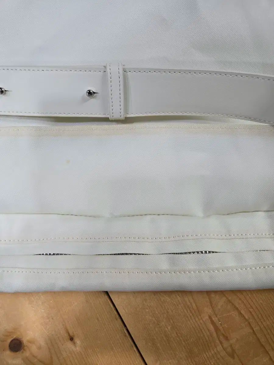 ワゴンセールも実施中。 ロークラシック メッセンジャーバッグ バッグ ダスト構成品