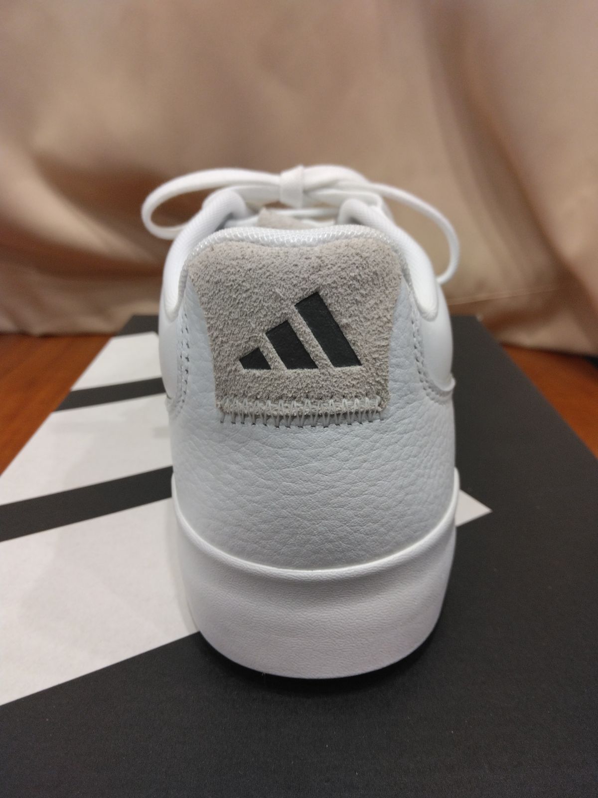 アディダス adidas