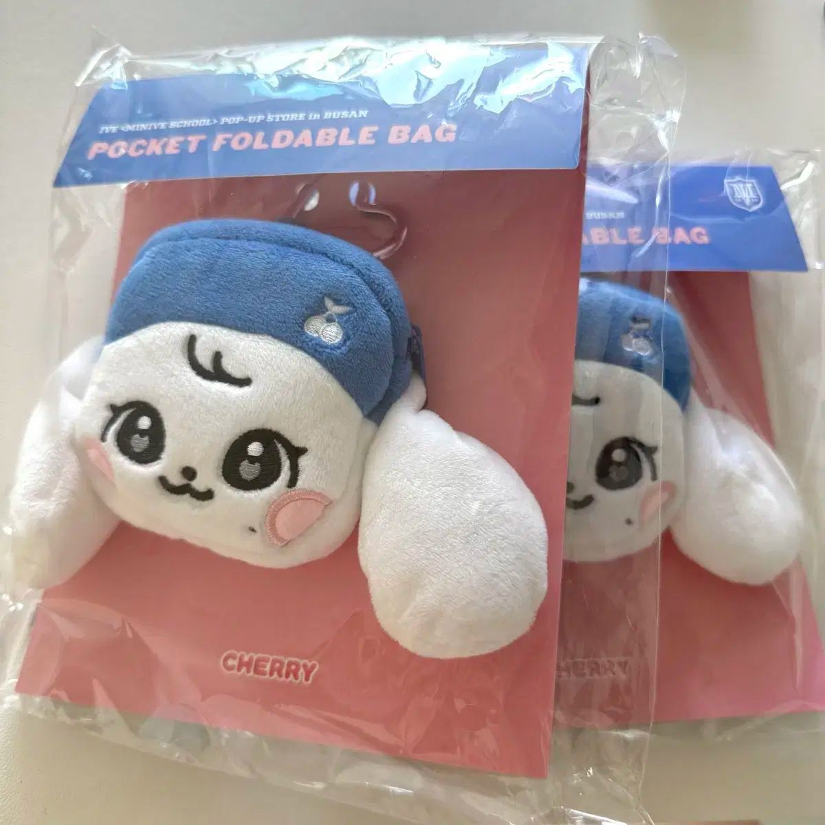 CHERRY minive 釜山 busan popup ポップアップ minive Pop Up Cherry Pow on Bunjang Global Site.